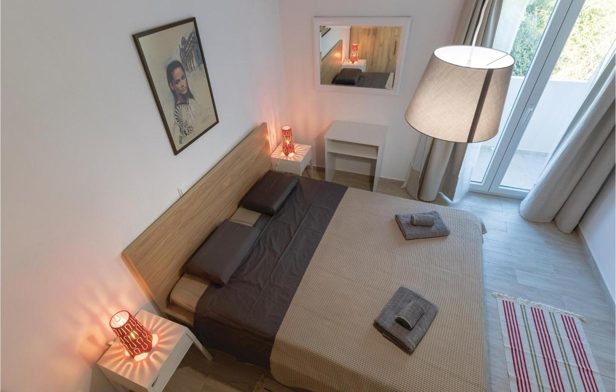 Awesome Apartment In Blace With House Sea View Eksteriør billede
