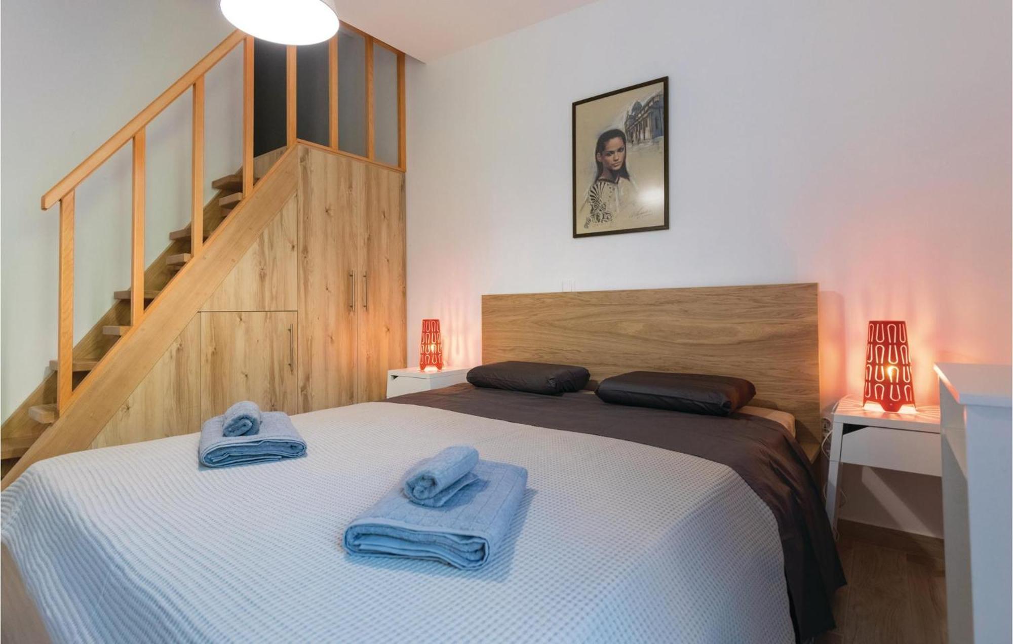 Awesome Apartment In Blace With House Sea View Eksteriør billede