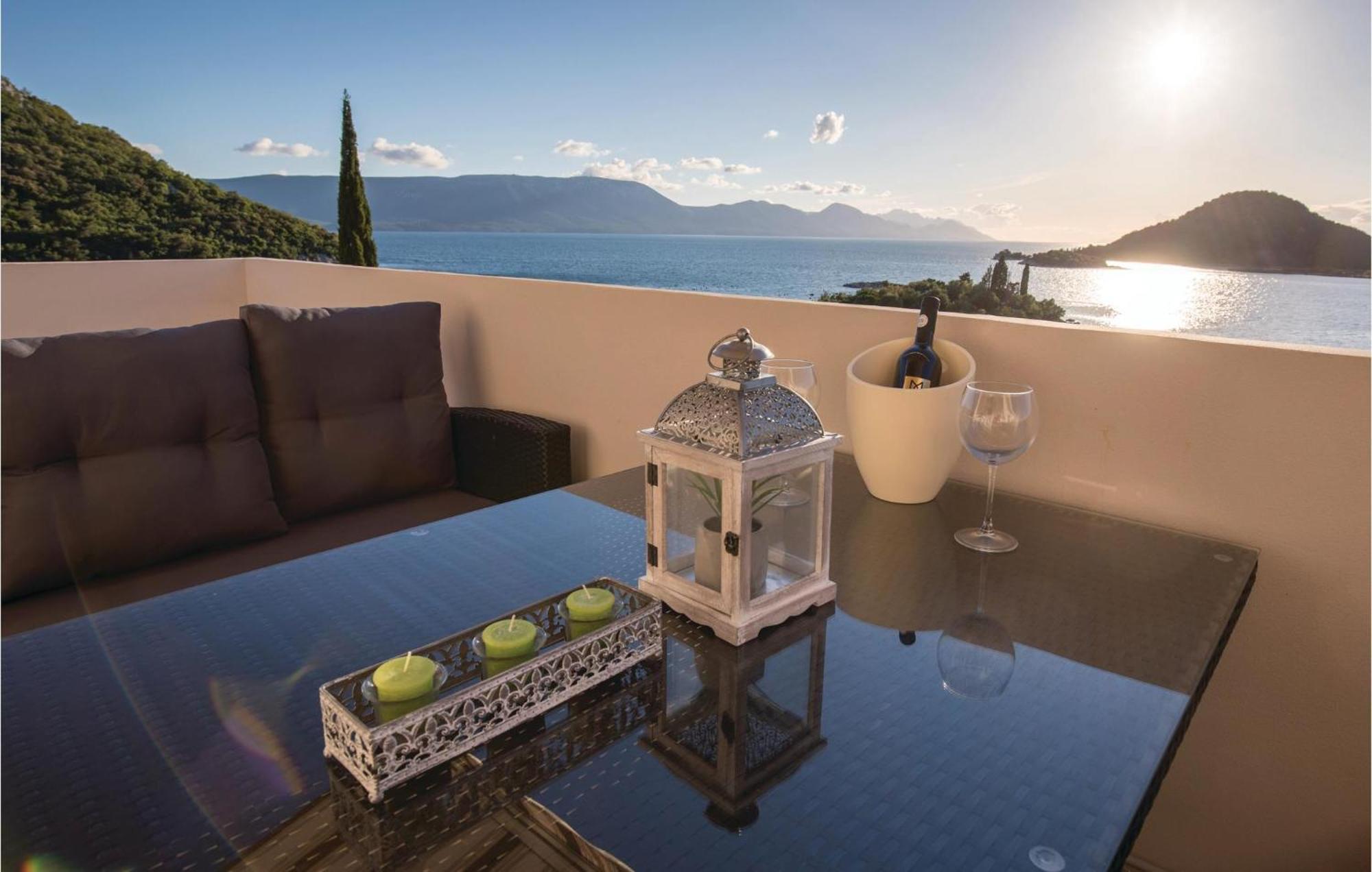 Awesome Apartment In Blace With House Sea View Eksteriør billede